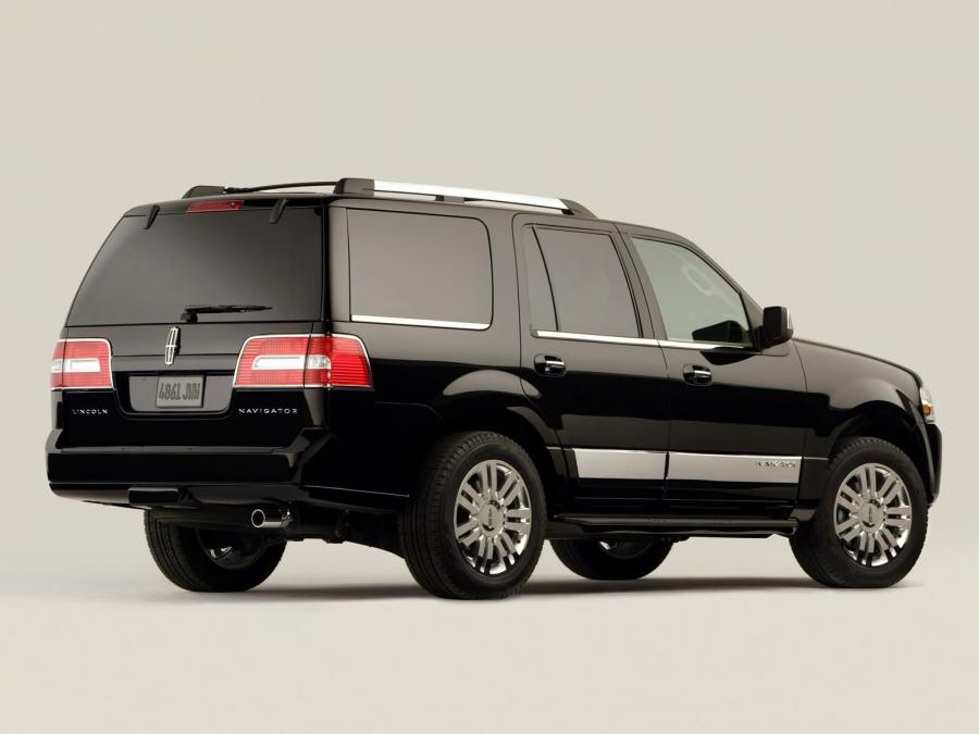  Lincoln Navigator 2006 года  (фото 31 из 82)